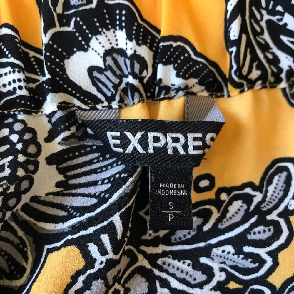 Express Off-Shoulder Top - Picture 3 of 4